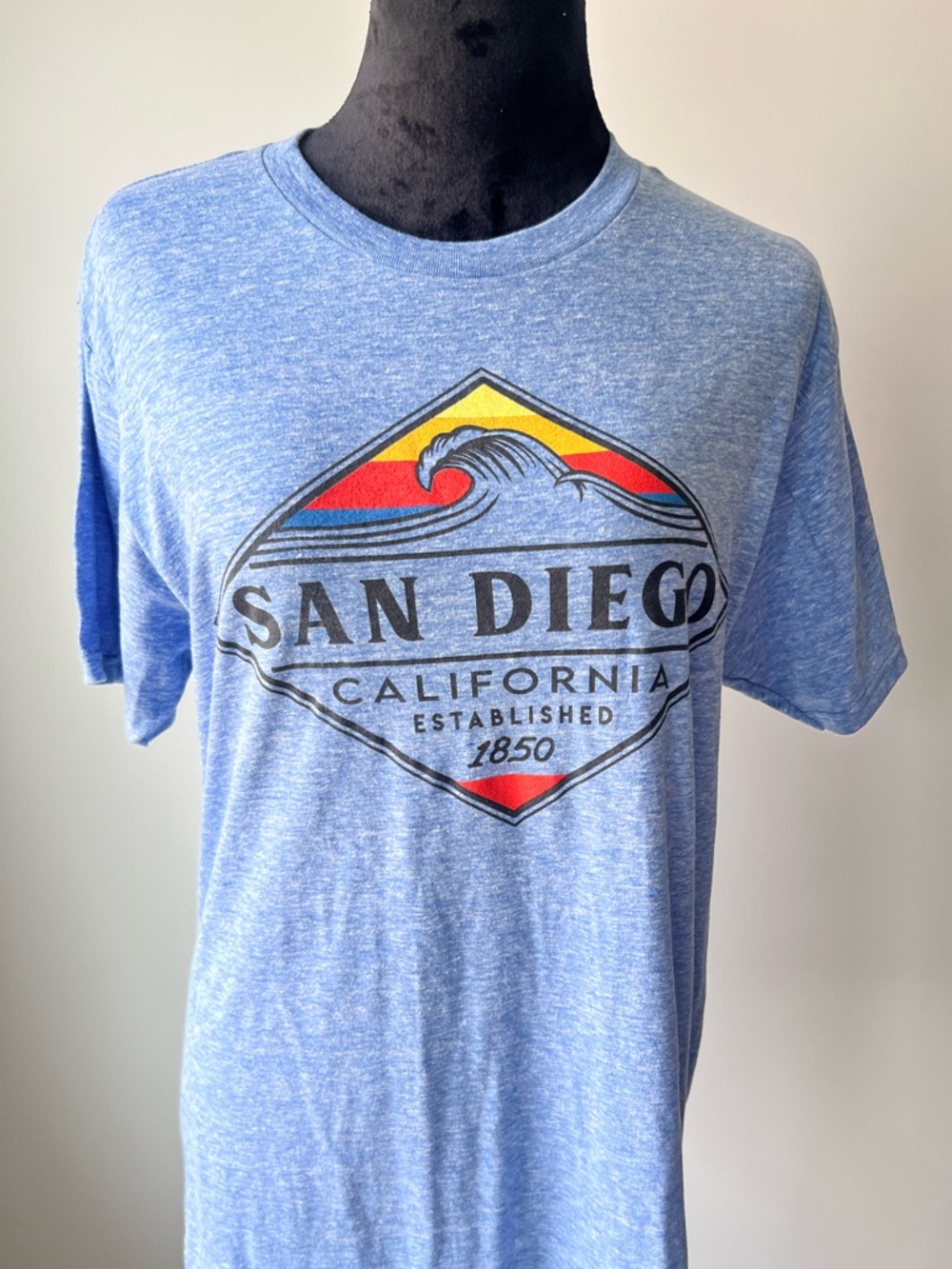VGUC Women’s Light Blue San Diego Graphic Tee - M